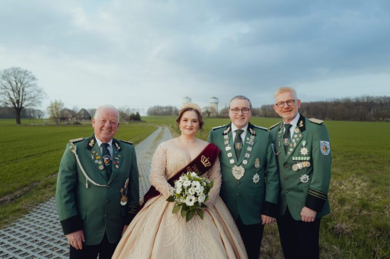 Read more about the article Frühlingsball mit Stadtkaiser- und Königspaar (WA + Fotos)